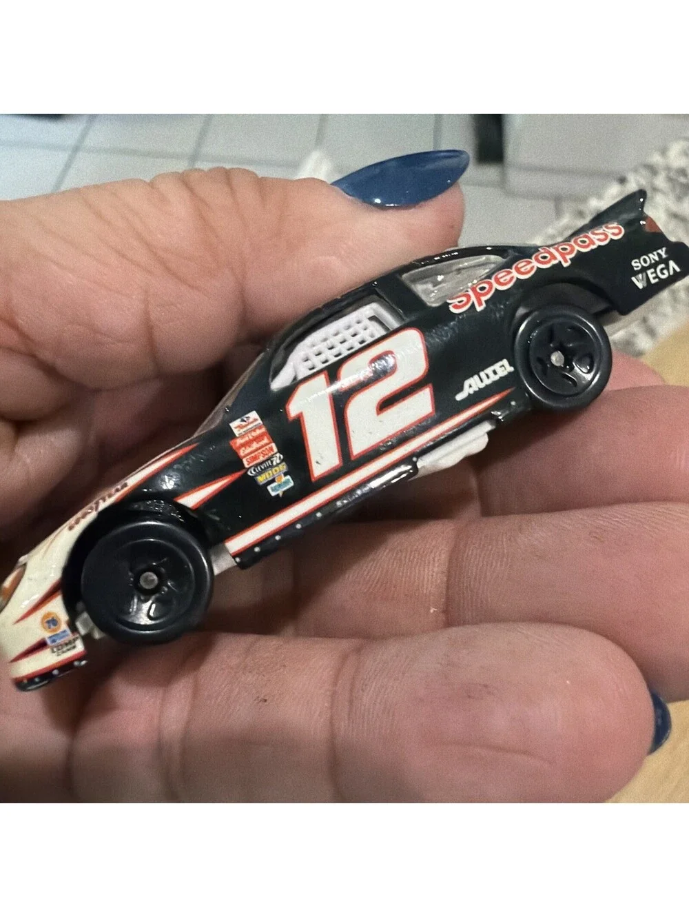 NASCAR 1:64 #12 Ryan Newman Mobil1 Speedpass Ford Taurus VTG *